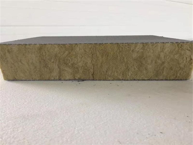 赤峰彩鋼巖棉復(fù)合板價格